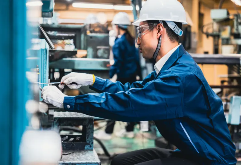 派手な仕事ではないですが日々達成感もありものづくりに興味がある方にぴったりな仕事です!